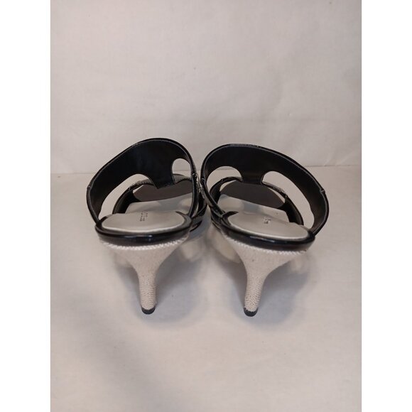 Predictions Women 7.5 Black and Tan 2000s Faux Patent Leather Sandal Slides Mule - Picture 4 of 11